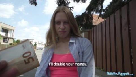 Public Agent - мъж прави секс за пари с младата Ники